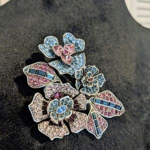 New Givenchy crystals Brooch